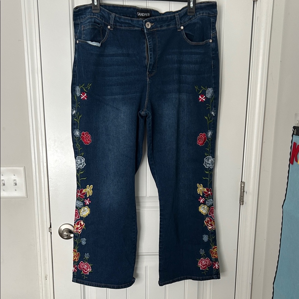 Women's Embroidered Blue Jeans